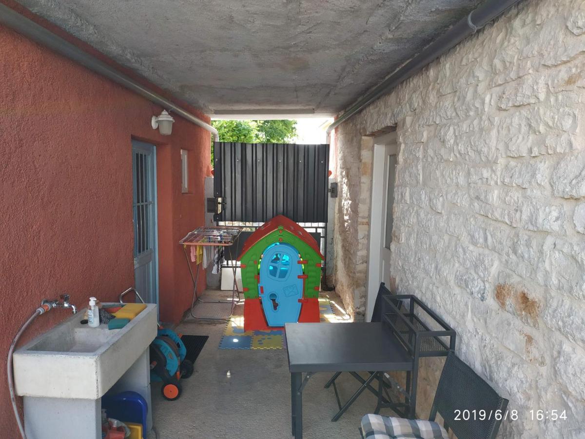 Holiday Home Peruški 외부 사진