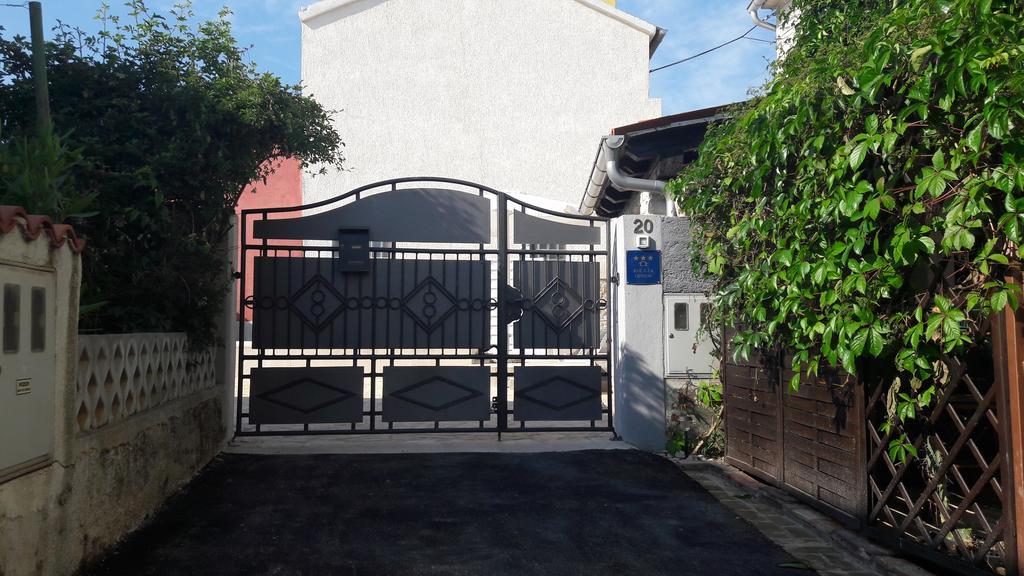 Holiday Home Peruški 외부 사진